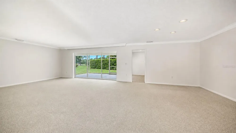 3522 FERNDELL Sarasota, FL 34235