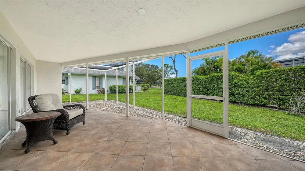 3522 FERNDELL Sarasota, FL 34235