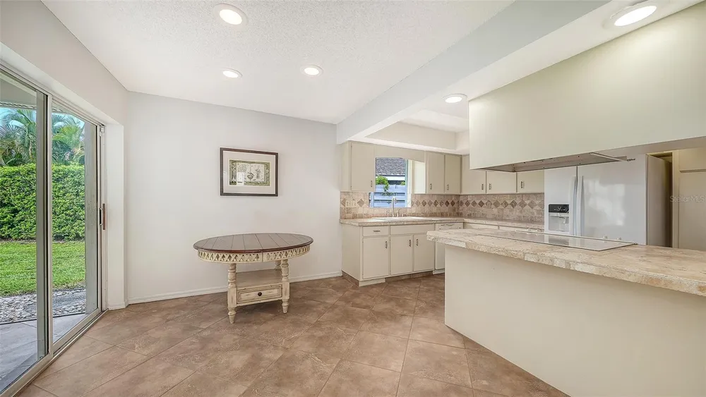 3522 FERNDELL Sarasota, FL 34235