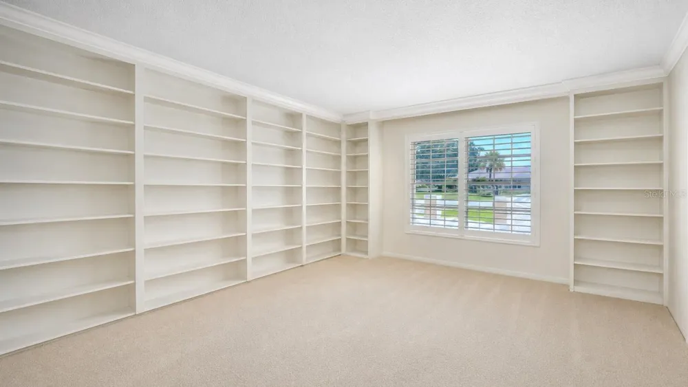 3522 FERNDELL Sarasota, FL 34235