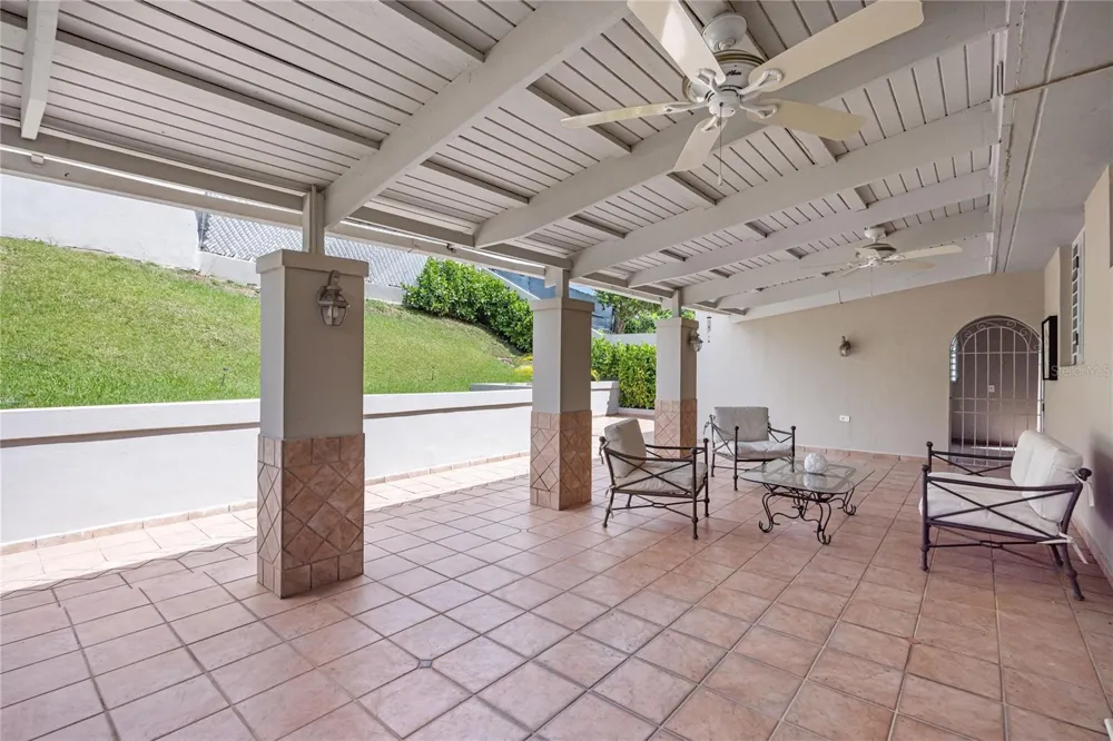 Calle 6 H17 TINTILLO GARDENS Guaynabo, PR 00966