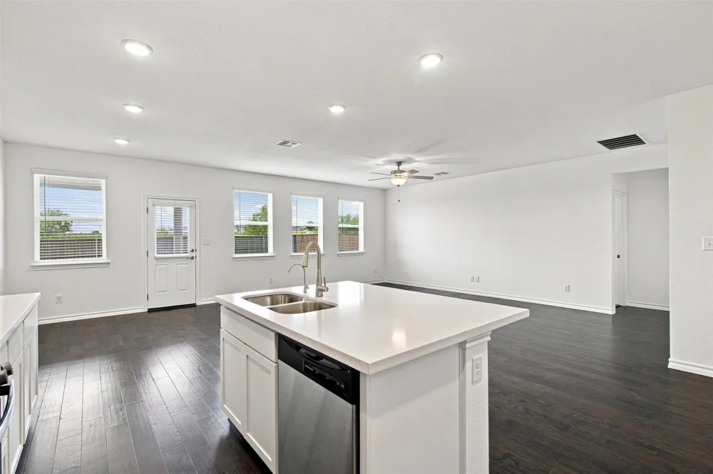 218 THURMAN HOLT ROAD Hutto, TX 78634
