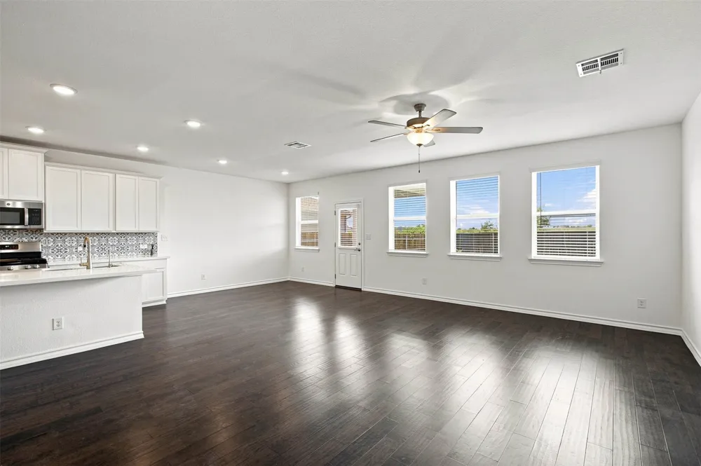 218 THURMAN HOLT ROAD Hutto, TX 78634