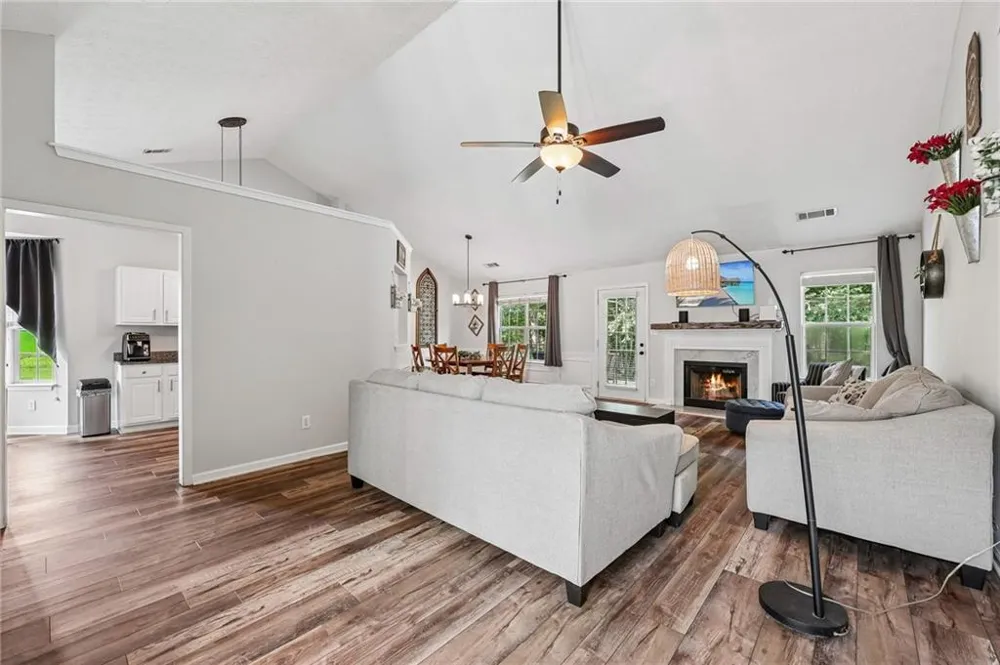 4672 Devencrest Lane Buford, GA 30519