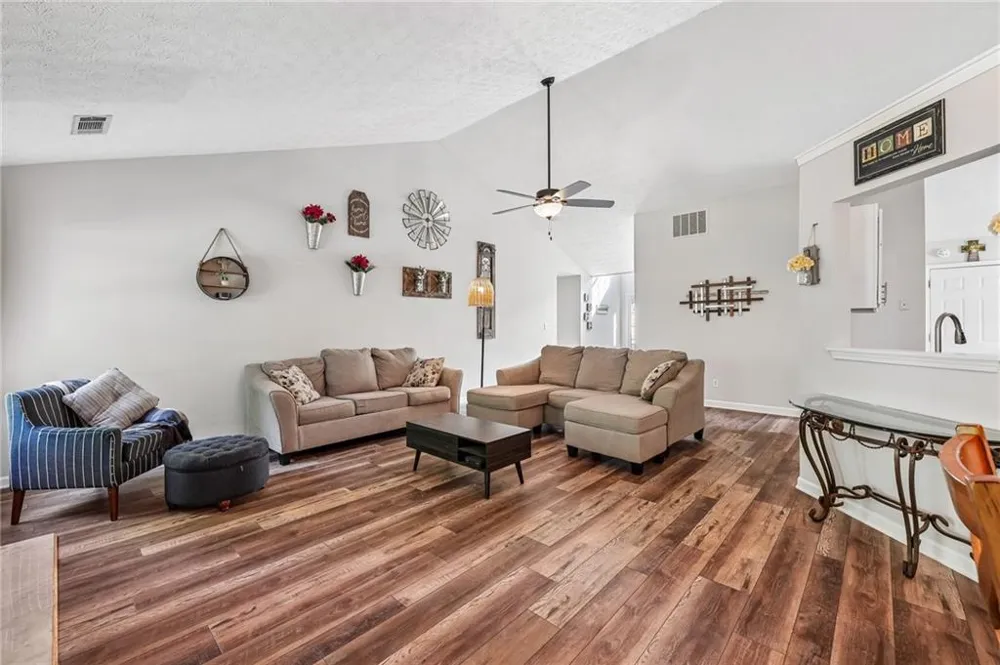 4672 Devencrest Lane Buford, GA 30519