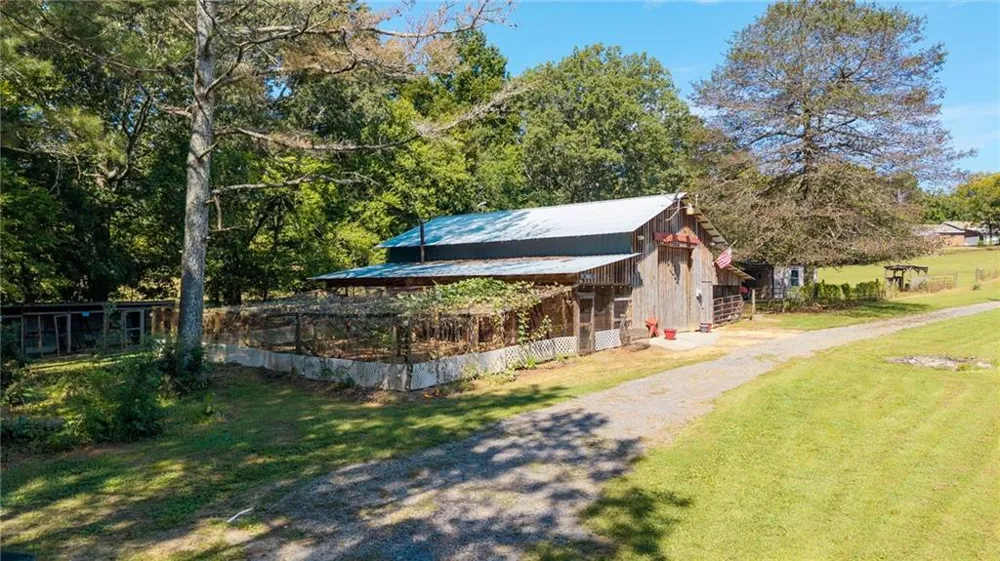 669 Nicklesville Road NE Resaca, GA 30735