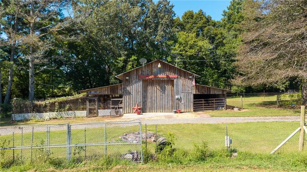 669 Nicklesville Road NE Resaca, GA 30735