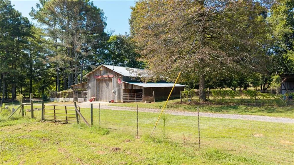 669 Nicklesville Road NE Resaca, GA 30735