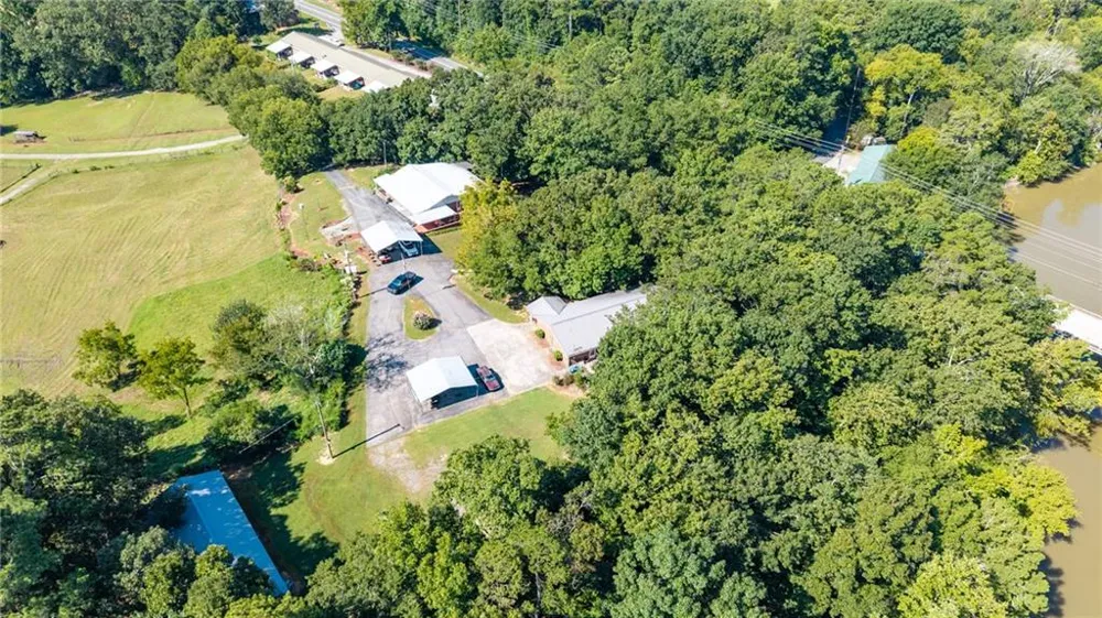 669 Nicklesville Road NE Resaca, GA 30735