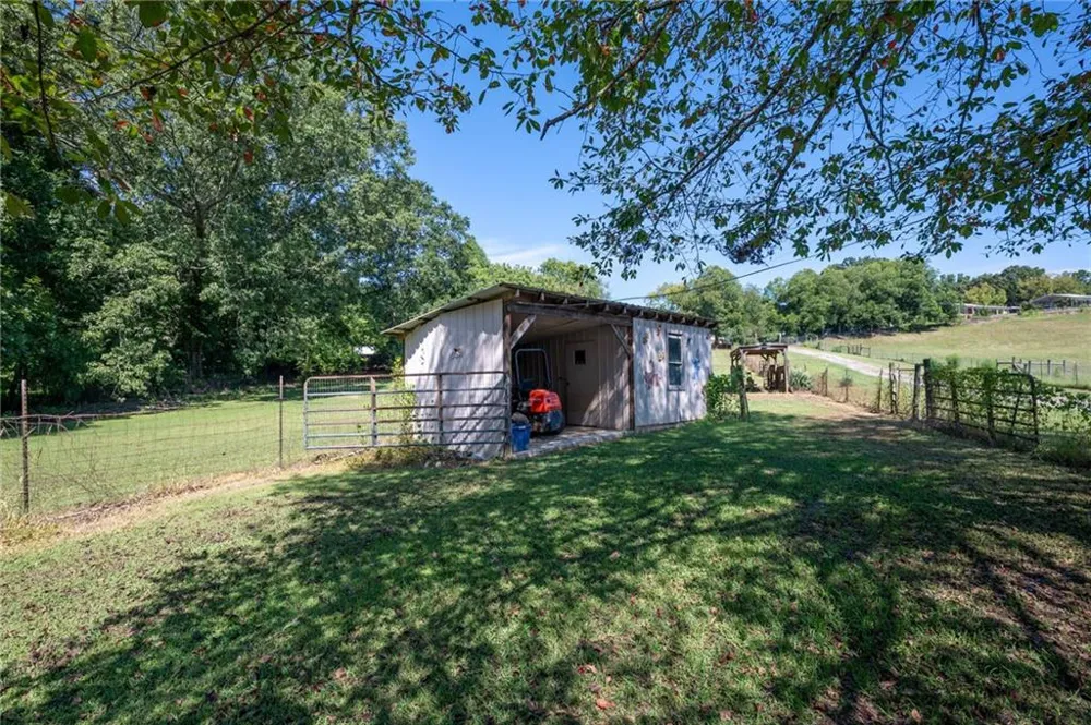 669 Nicklesville Road NE Resaca, GA 30735
