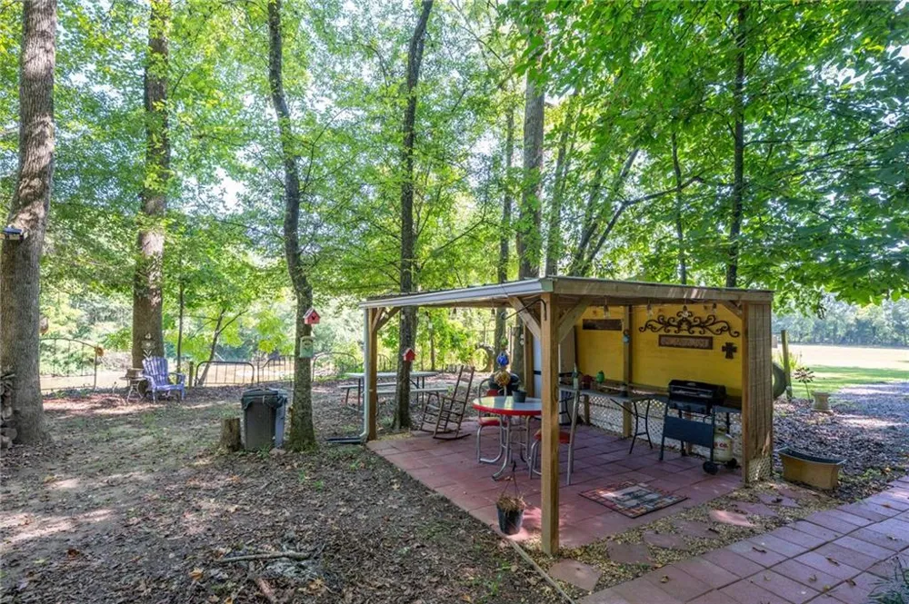 669 Nicklesville Road NE Resaca, GA 30735