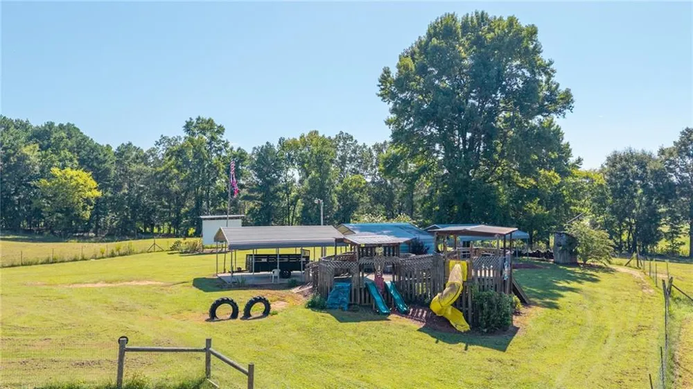 669 Nicklesville Road NE Resaca, GA 30735
