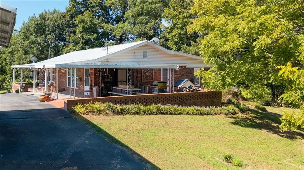 669 Nicklesville Road NE Resaca, GA 30735