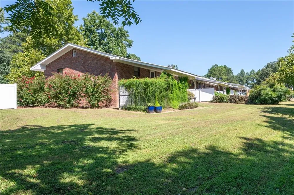 621 Nicklesville Road NE Resaca, GA 30735