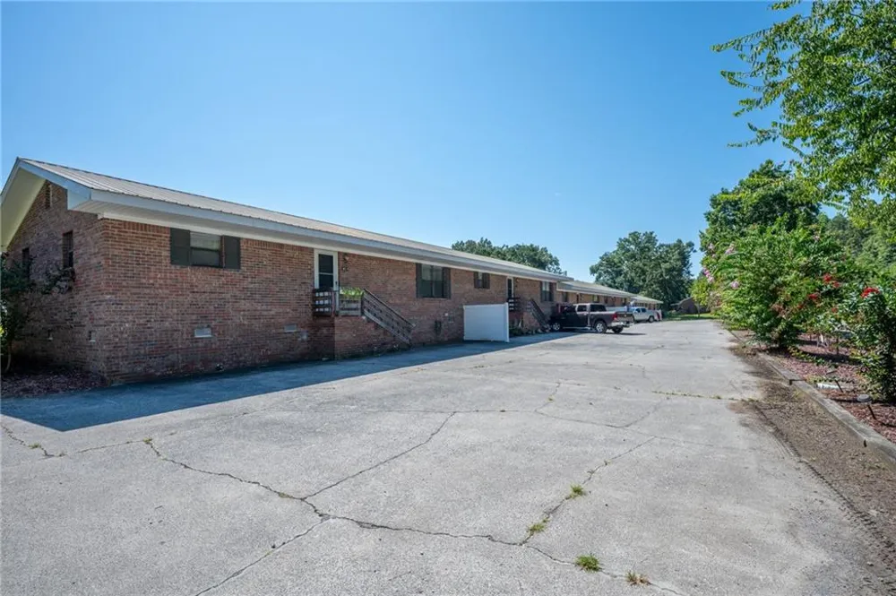 621 Nicklesville Road NE Resaca, GA 30735