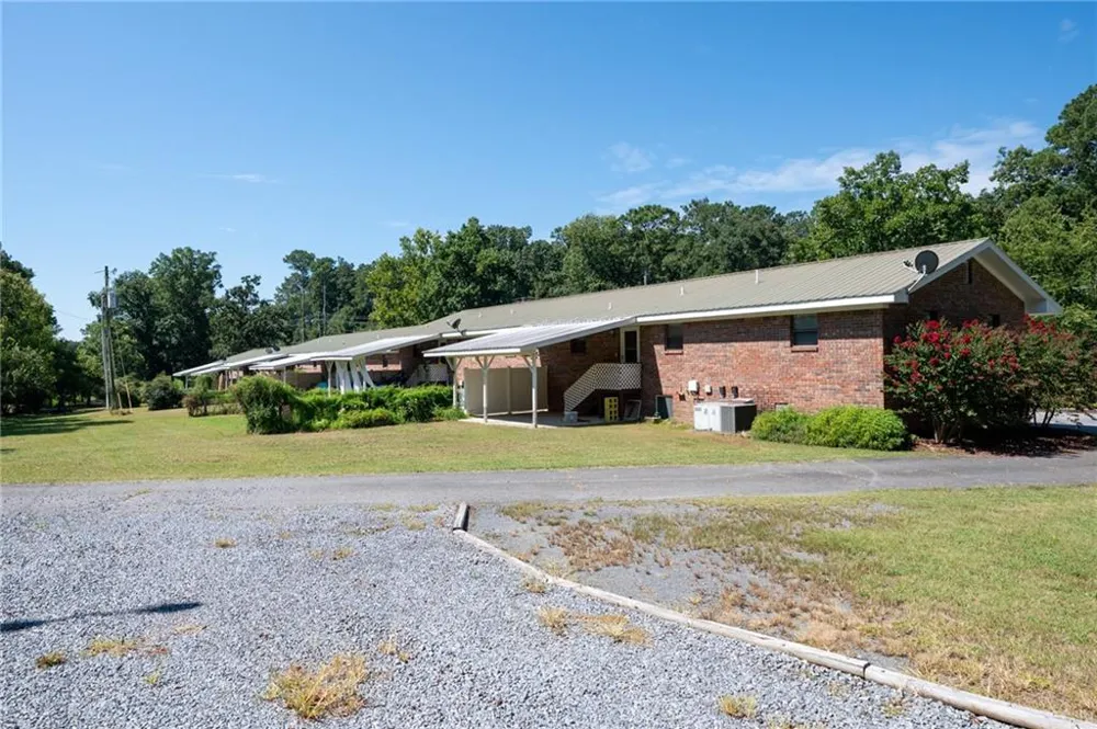 621 Nicklesville Road NE Resaca, GA 30735