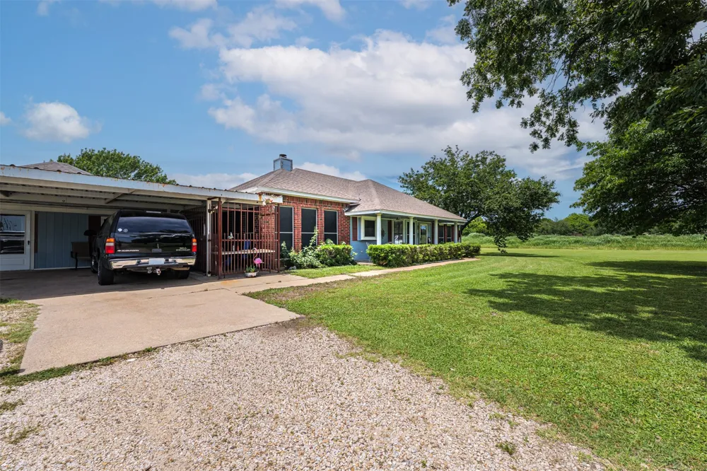 601 Houston School Road Red Oak, TX 75154