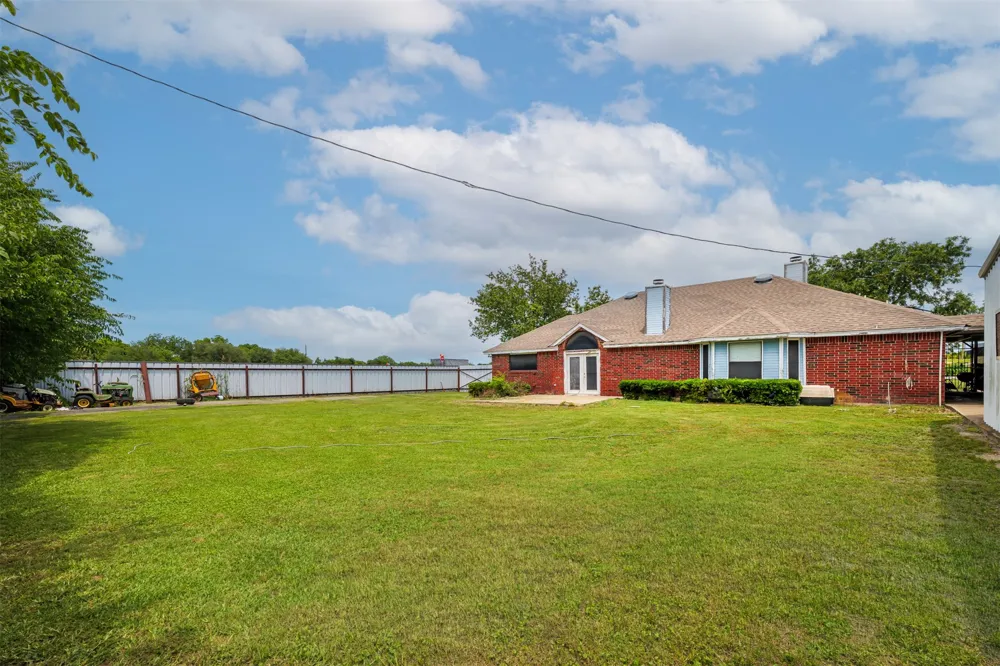 601 Houston School Road Red Oak, TX 75154