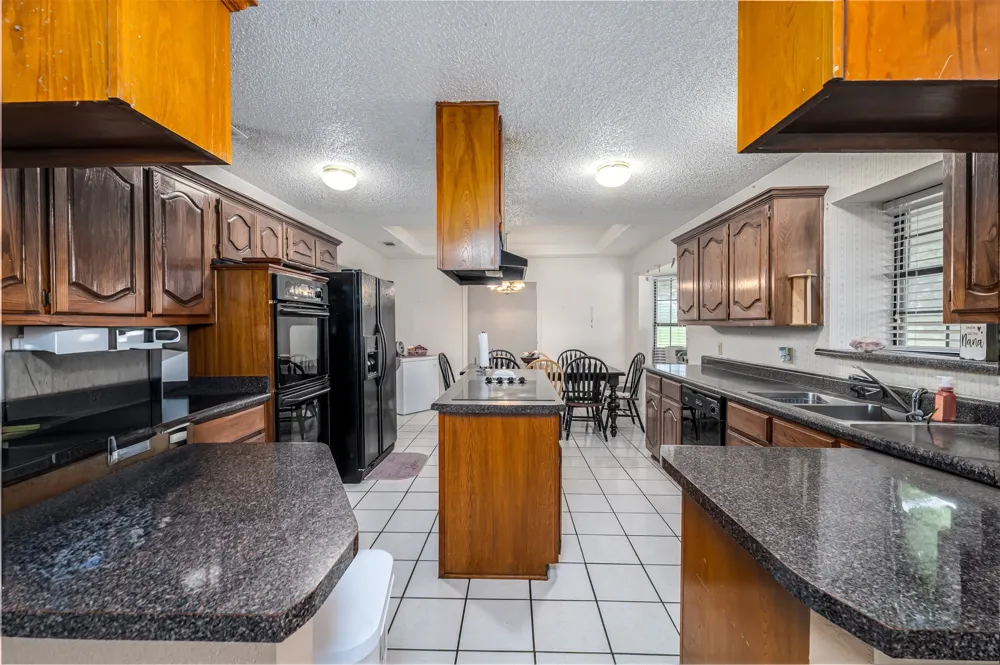 601 Houston School Road Red Oak, TX 75154