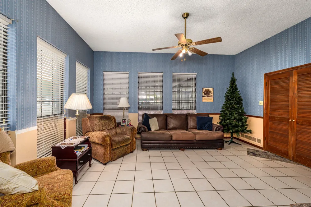 601 Houston School Road Red Oak, TX 75154