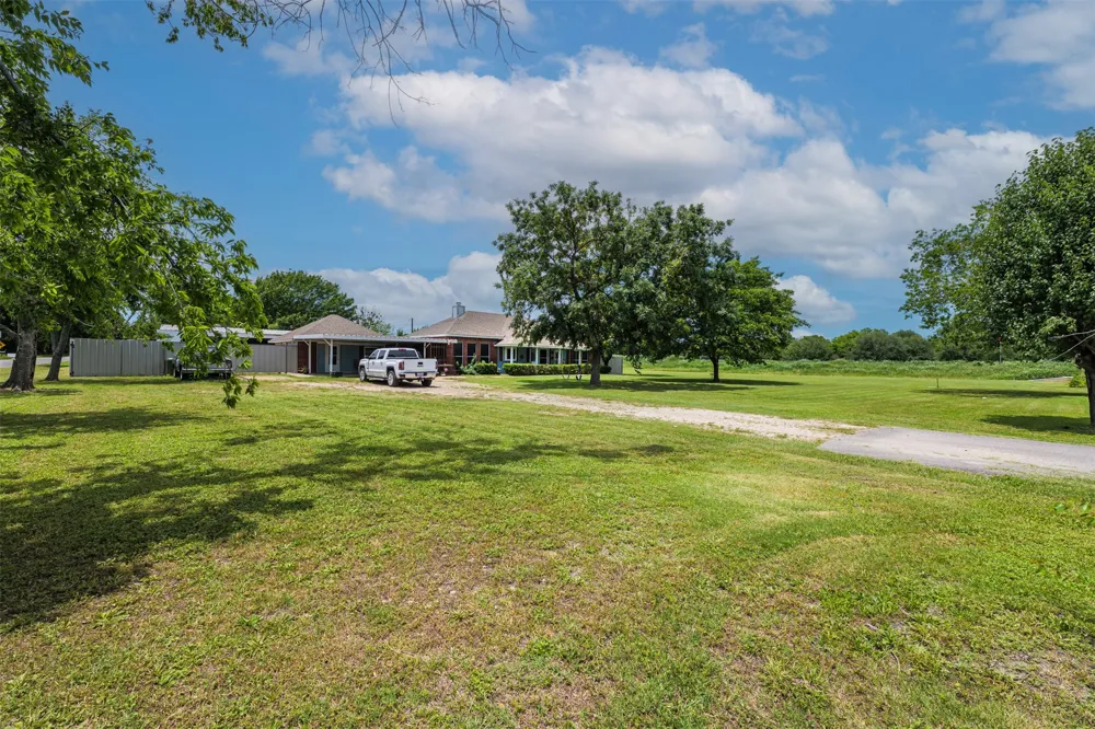 601 Houston School Road Red Oak, TX 75154