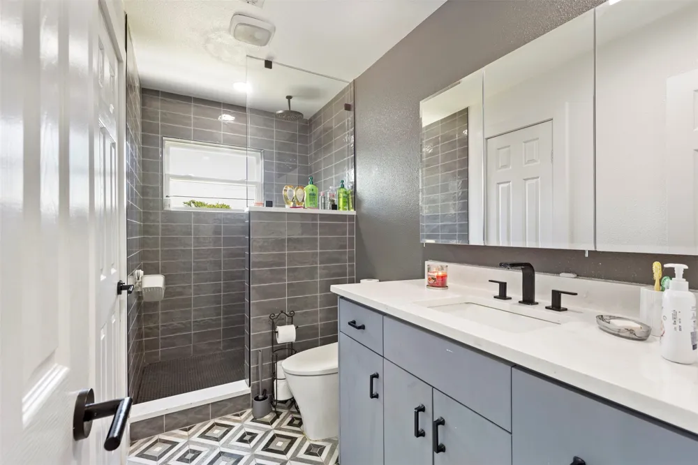 2304 Spanish Trail Irving, TX 75060