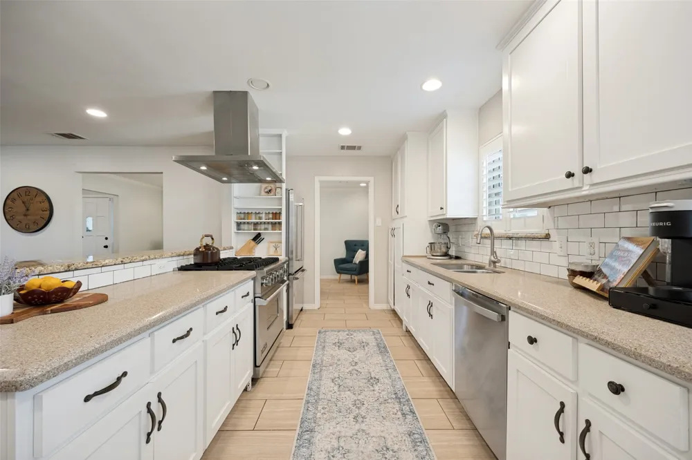 912 Vinecrest Lane Richardson, TX 75080