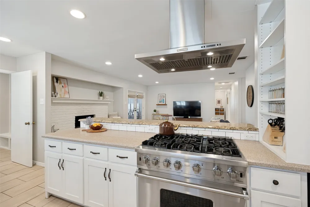912 Vinecrest Lane Richardson, TX 75080