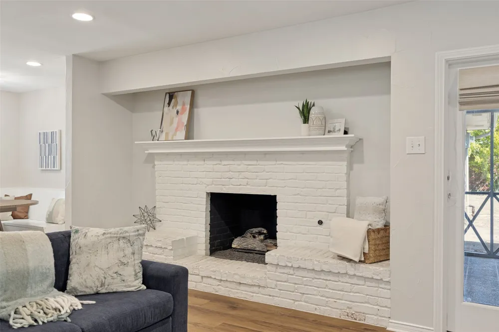 912 Vinecrest Lane Richardson, TX 75080