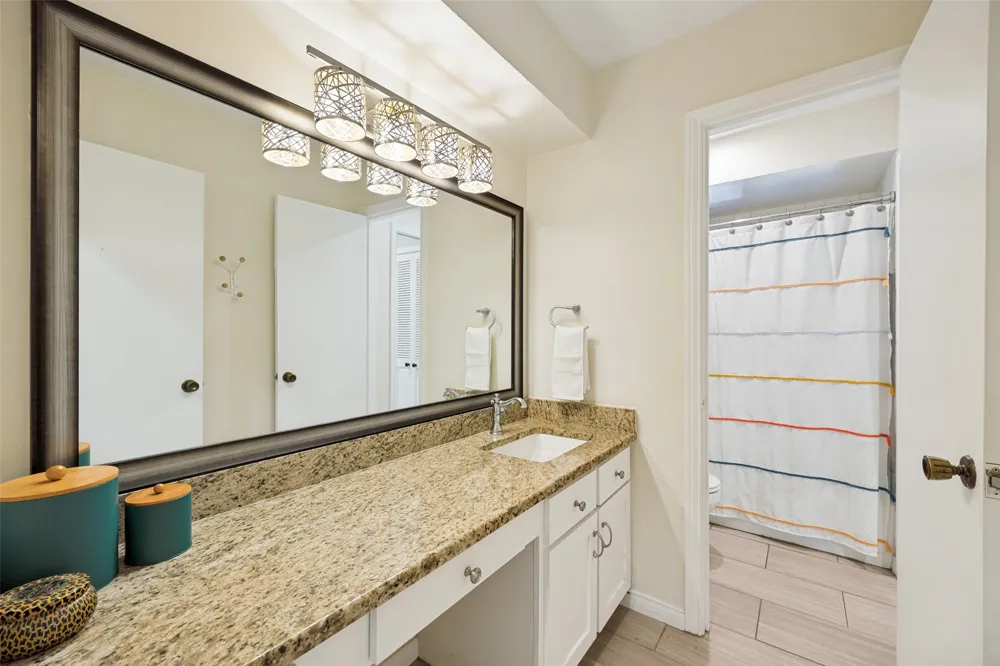 912 Vinecrest Lane Richardson, TX 75080