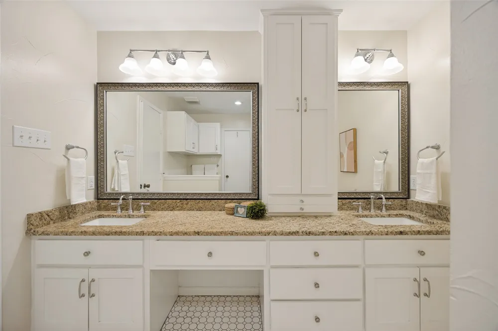 912 Vinecrest Lane Richardson, TX 75080