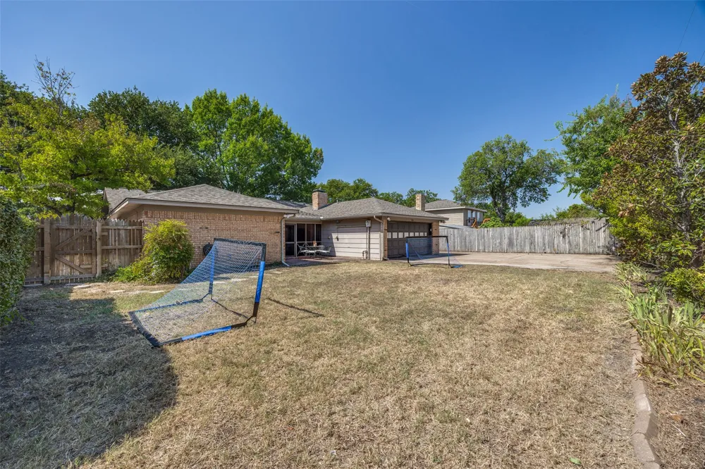 912 Vinecrest Lane Richardson, TX 75080
