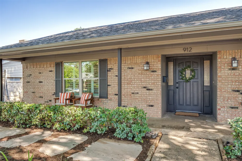 912 Vinecrest Lane Richardson, TX 75080