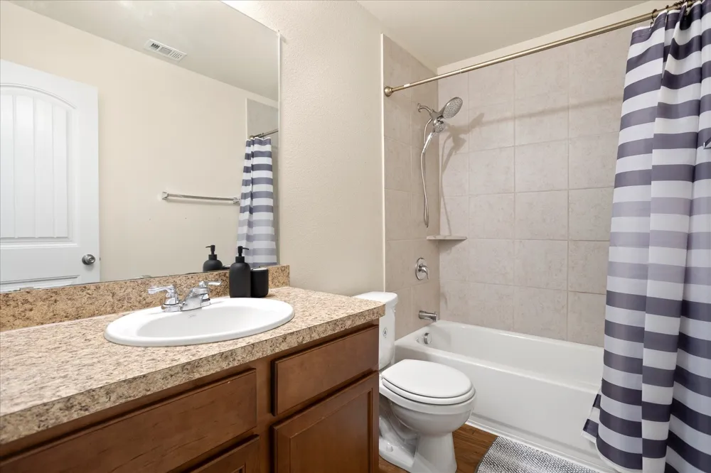 1604 Blue Jay Drive Ennis, TX 75119