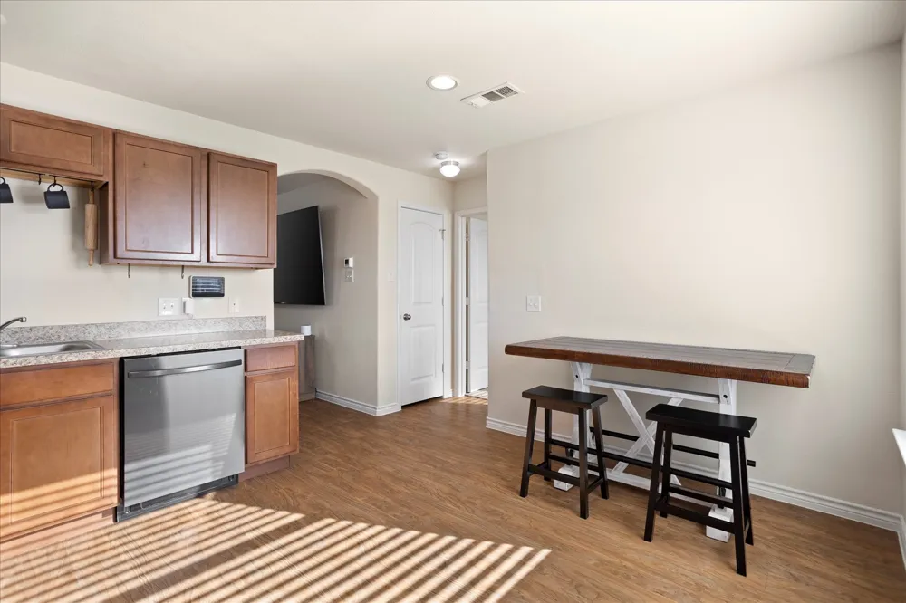 1604 Blue Jay Drive Ennis, TX 75119