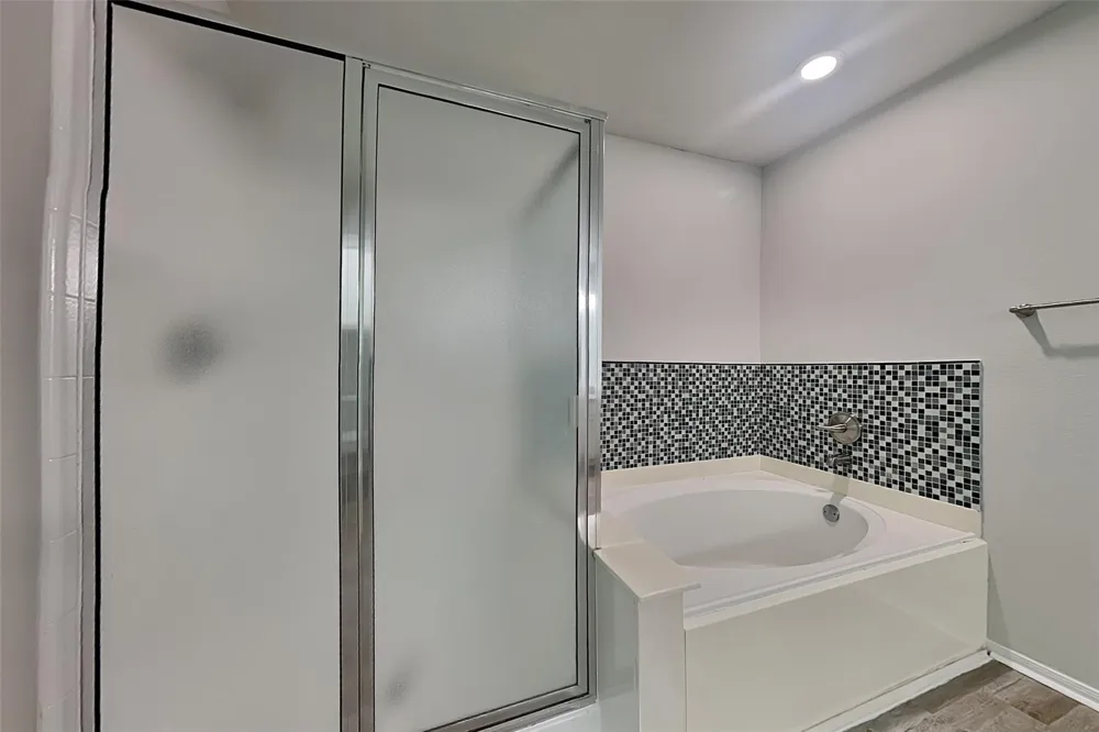 4012 Cedarwood Drive Pearland, TX 77584