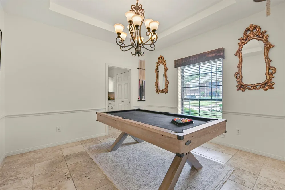 1501 W Castlewood Avenue Friendswood, TX 77546