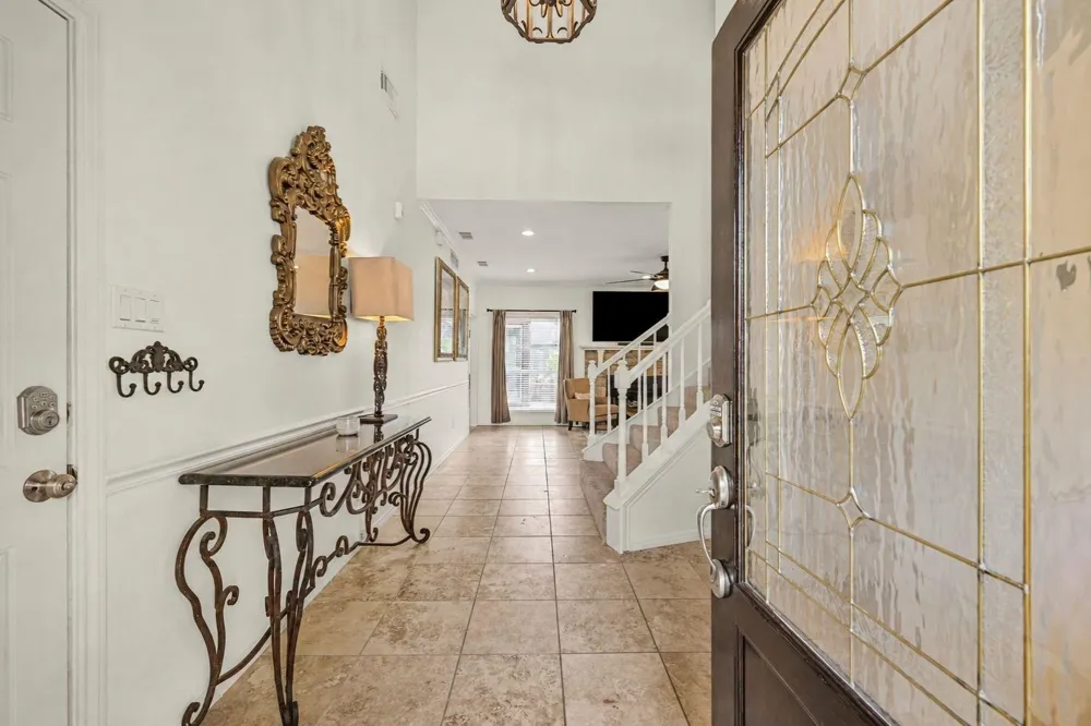 1501 W Castlewood Avenue Friendswood, TX 77546