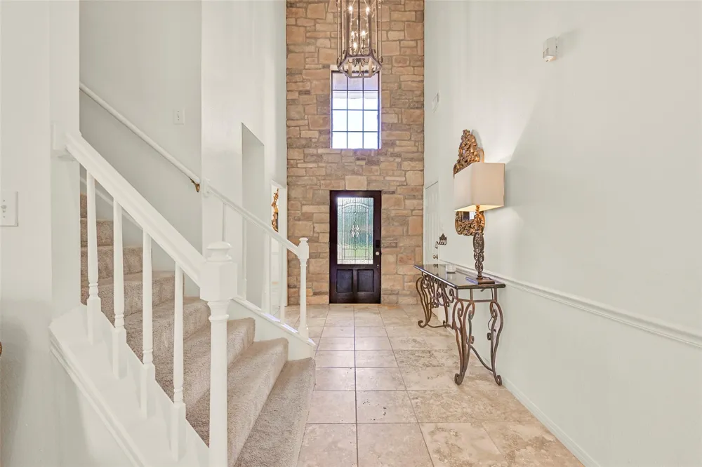 1501 W Castlewood Avenue Friendswood, TX 77546