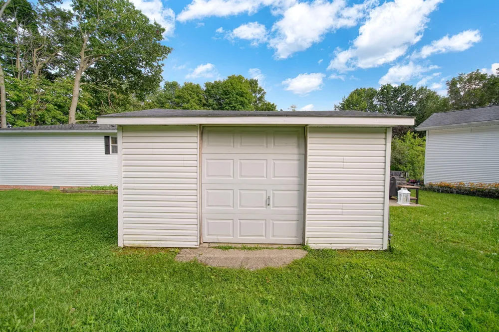 800 Missouri River Drive Adrian, MI 49221