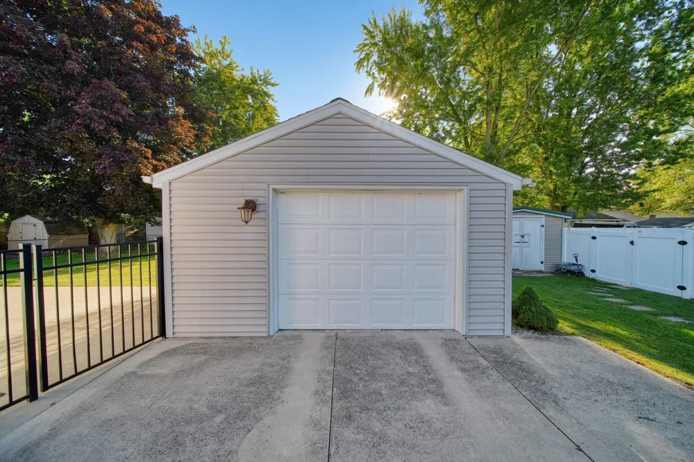 3451 Cambridge Avenue Jackson, MI 49203