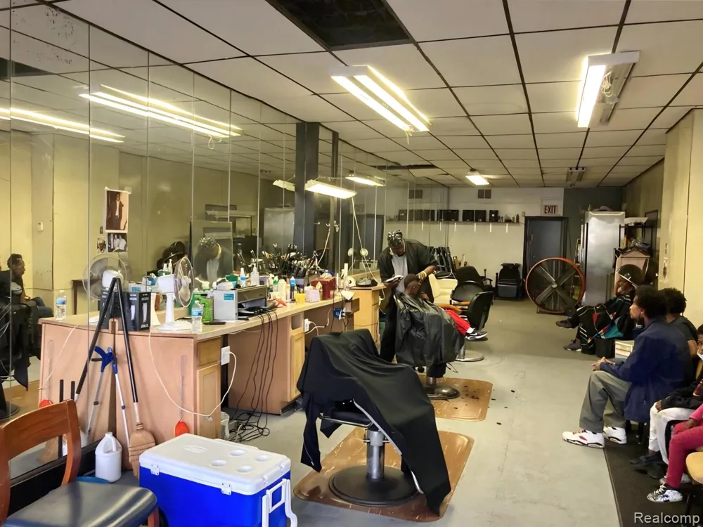 14318 E Jefferson Avenue Detroit, MI 48215
