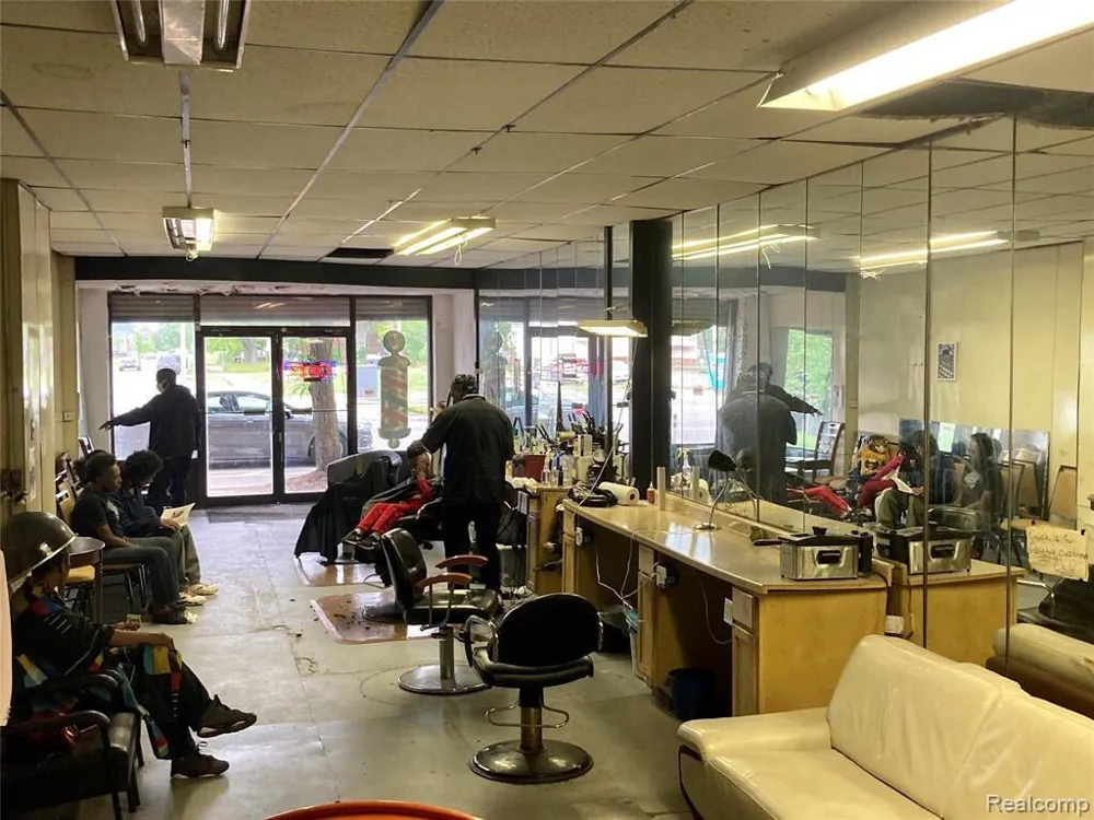14318 E Jefferson Avenue Detroit, MI 48215