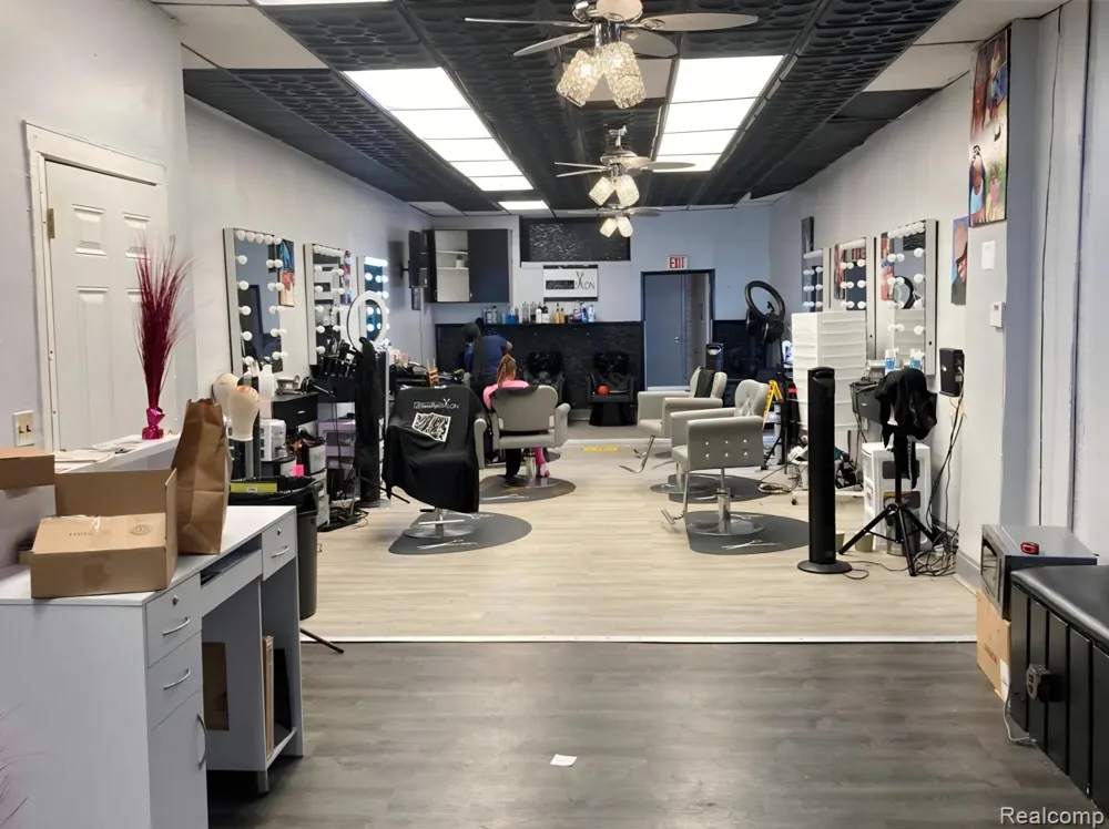 14318 E Jefferson Avenue Detroit, MI 48215