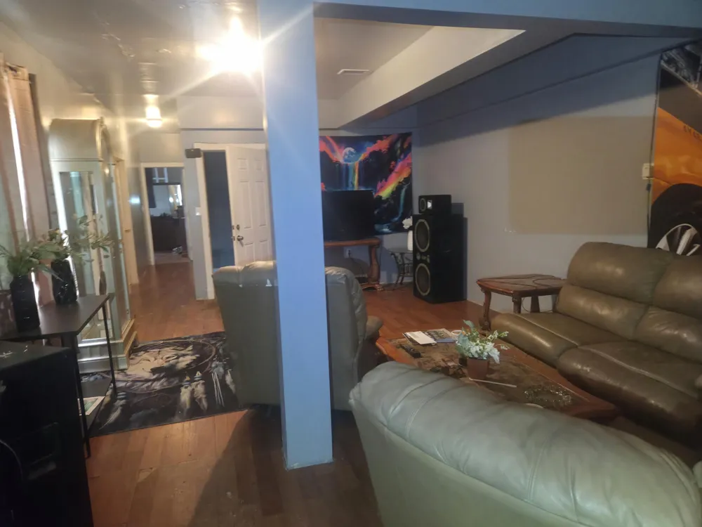 14318 E Jefferson Avenue Detroit, MI 48215