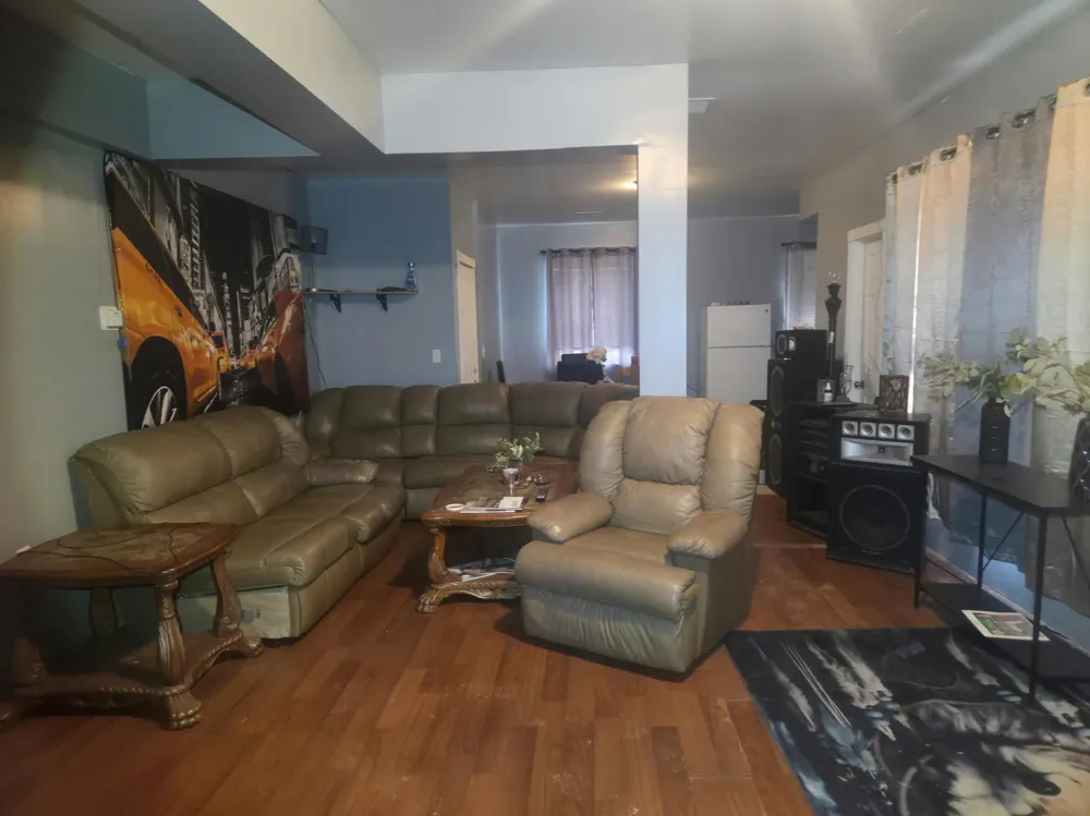 14318 E Jefferson Avenue Detroit, MI 48215