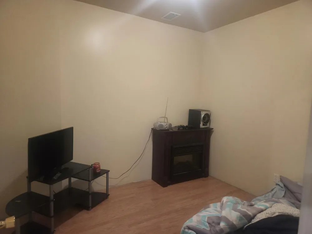 14318 E Jefferson Avenue Detroit, MI 48215