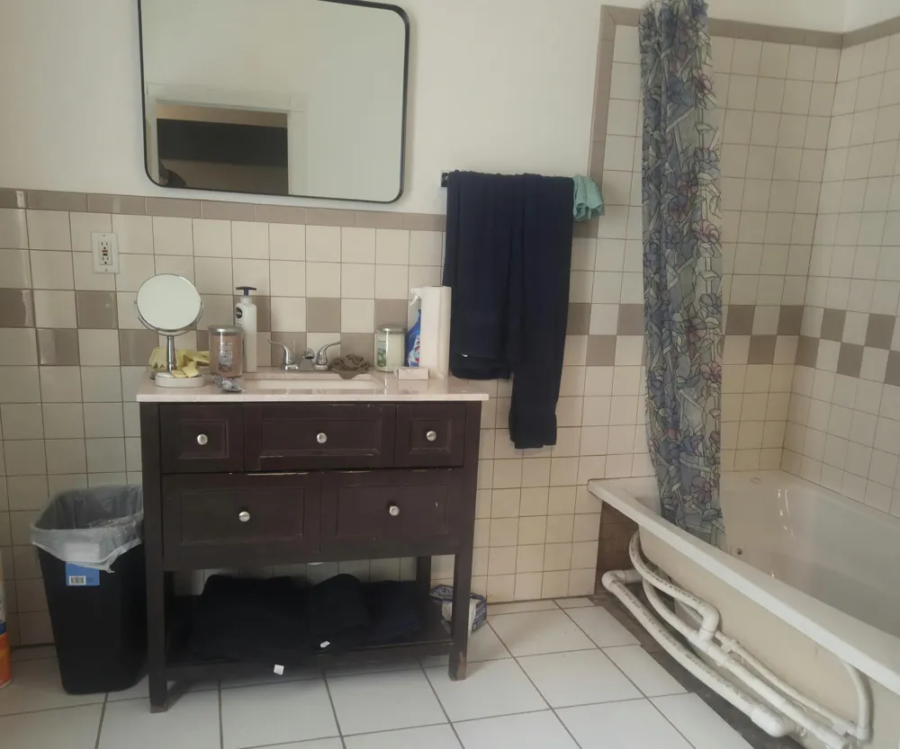 14318 E Jefferson Avenue Detroit, MI 48215