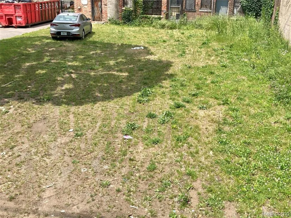 14318 E Jefferson Avenue Detroit, MI 48215