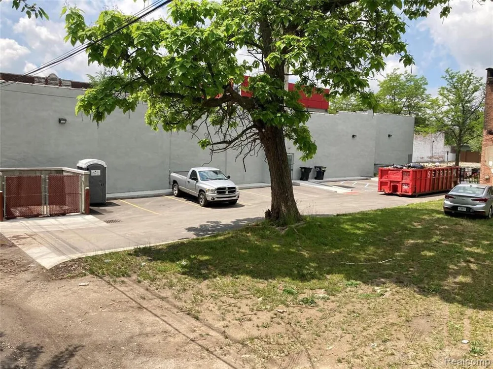 14318 E Jefferson Avenue Detroit, MI 48215